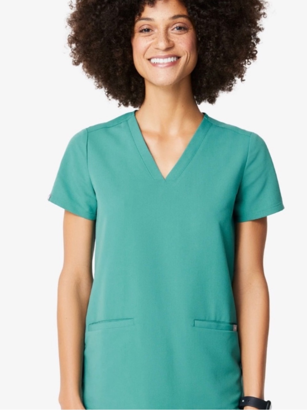 FIGS Casma 3 Pocket Scrub Top in Marine Size Small